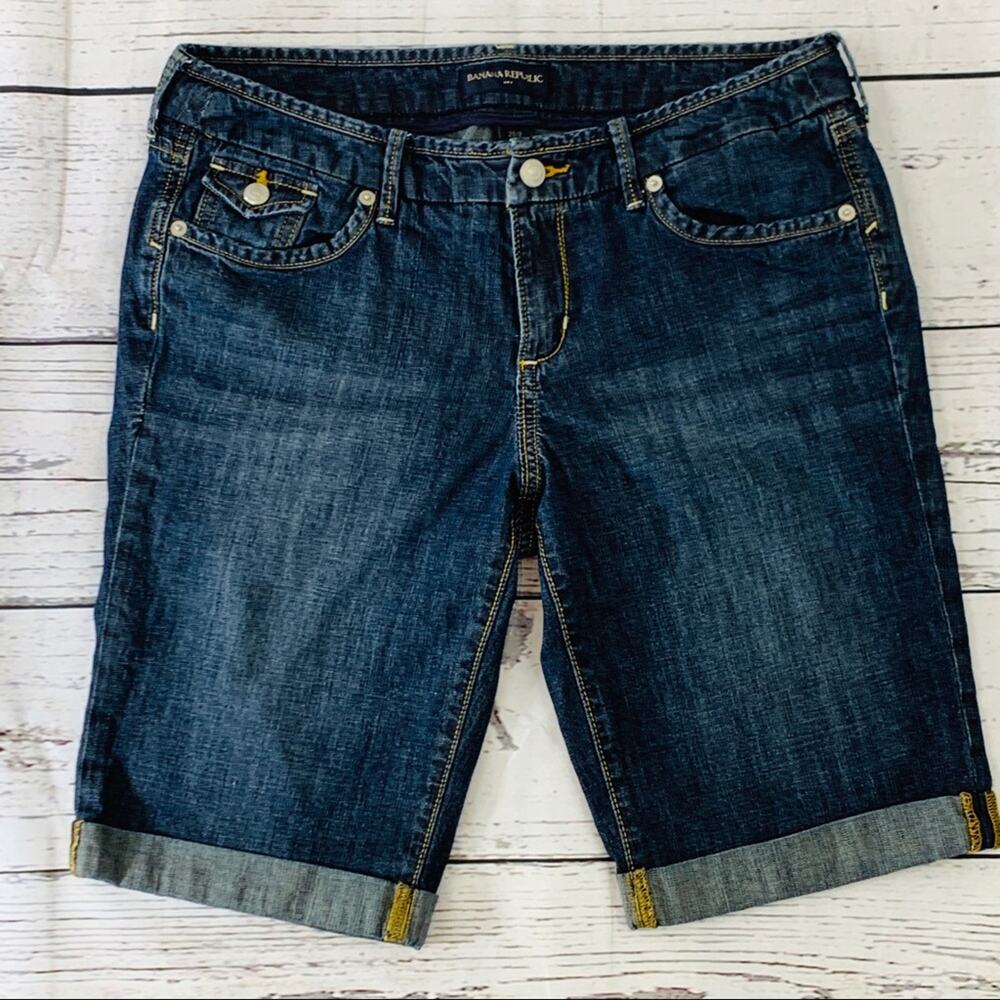 Banana Republic Bermuda shorts mid length blue